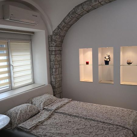 Apartment Zemun Old Town Center Belgrade Extérieur photo