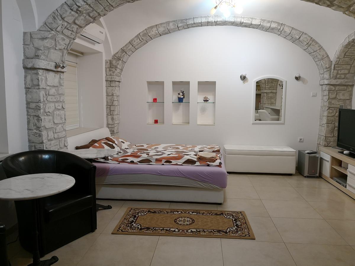 Apartment Zemun Old Town Center Belgrade Extérieur photo