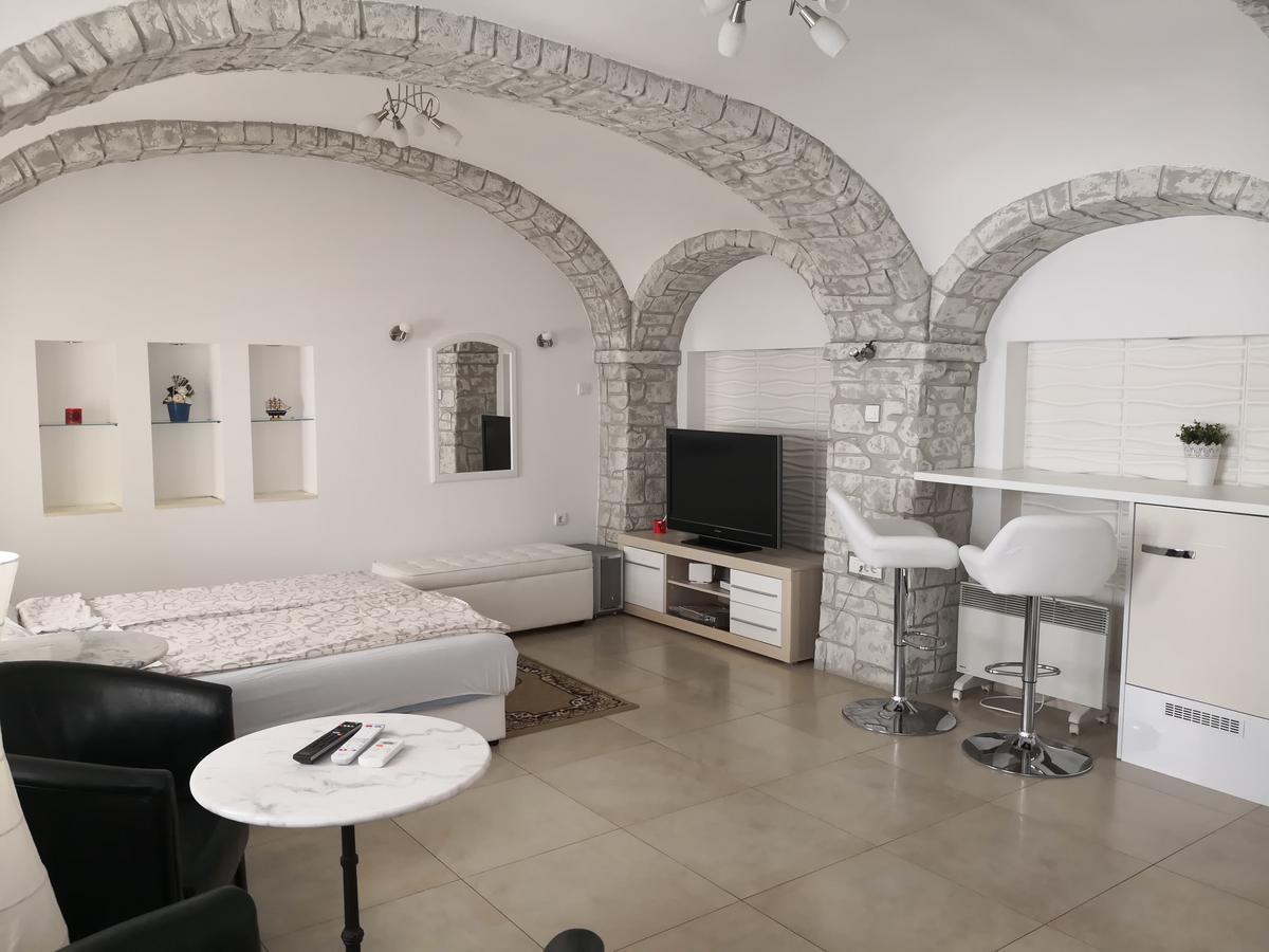Apartment Zemun Old Town Center Belgrade Extérieur photo
