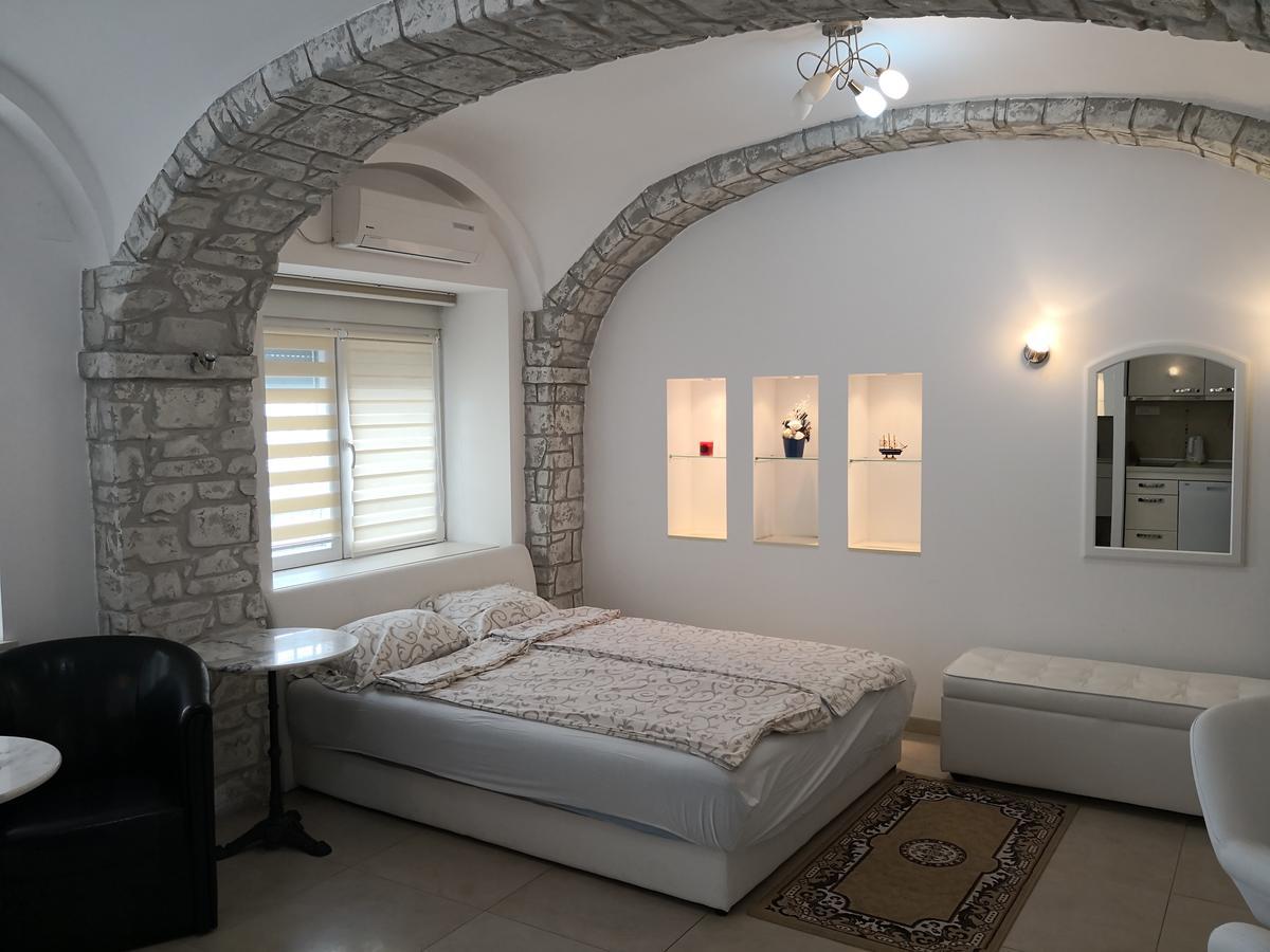Apartment Zemun Old Town Center Belgrade Extérieur photo